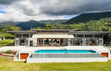 Villa Violeta's Luxury Home Located in Tres Rios