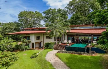 Property overlooking Playa Hermosa, Uvita