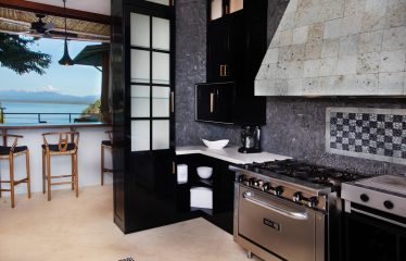 RENTAL INCOME PRODUCER 4 BEDROOM HOUSE IN MANUEL ANTONIO