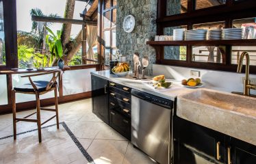 RENTAL INCOME PRODUCER 4 BEDROOM HOUSE IN MANUEL ANTONIO