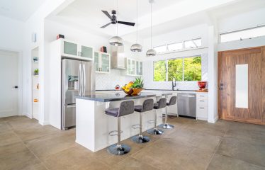 3 BEDROOM LUXURY HOME WITH EPIC OCEAN VIEWS – 3 ACRES