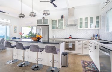 3 BEDROOM LUXURY HOME WITH EPIC OCEAN VIEWS – 3 ACRES