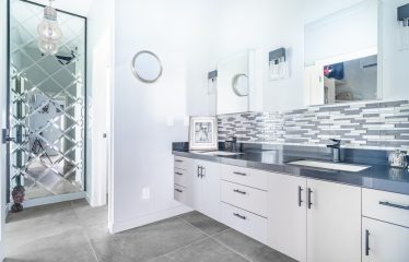 3 BEDROOM LUXURY HOME WITH EPIC OCEAN VIEWS – 3 ACRES