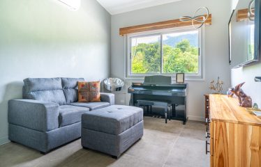 3 BEDROOM LUXURY HOME WITH EPIC OCEAN VIEWS – 3 ACRES