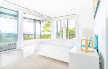 3 BEDROOM LUXURY HOME WITH EPIC OCEAN VIEWS – 3 ACRES