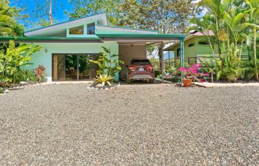 Beautiful Villas with Owners Home- 1.35 Acres