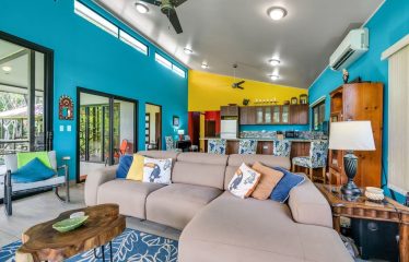 Beautiful Villas with Owners Home- 1.35 Acres