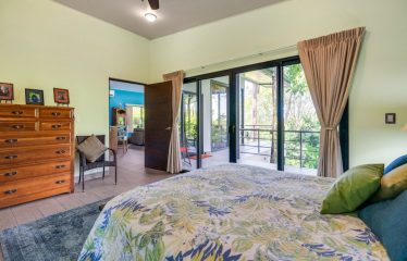 Beautiful Villas with Owners Home- 1.35 Acres