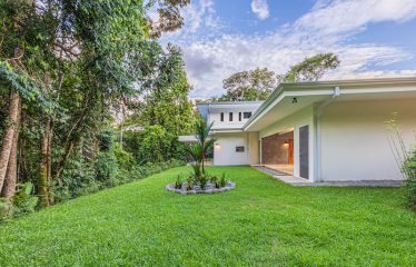 Luxury 3 Bedroom Home with Amazing Ocean Views Minutes to Uvita