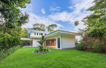 Luxury 3 Bedroom Home with Amazing Ocean Views Minutes to Uvita