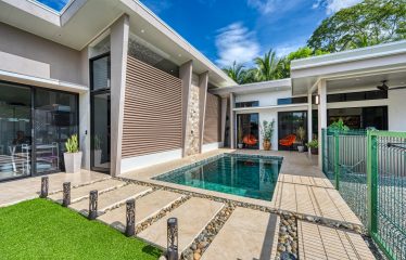 3 BEDROOM BEACH HOME IN THRIVING UVITA COMMUNITY – 0.14 ACRES