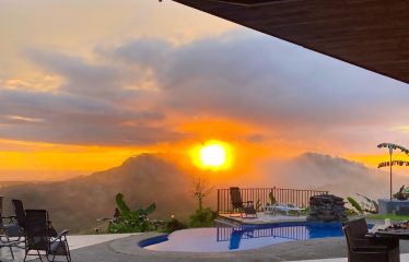 BEAUTIFUL HOUSE AND GUEST HOUSE IN TRES RIOS