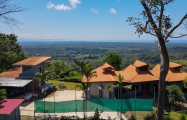 BEAUTIFUL HOUSE AND GUEST HOUSE IN TRES RIOS