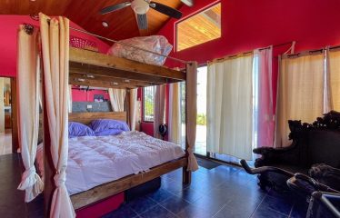 BEAUTIFUL HOUSE AND GUEST HOUSE IN TRES RIOS