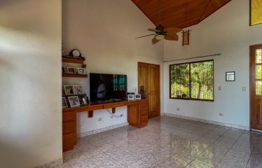 BEAUTIFUL HOUSE AND GUEST HOUSE IN TRES RIOS
