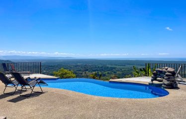 BEAUTIFUL HOUSE AND GUEST HOUSE IN TRES RIOS