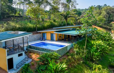 AMAZING Luxury Retreat – Main Home and 2 Guest Villas