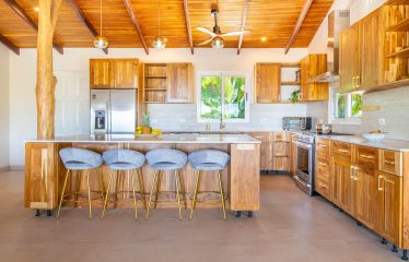 Ocean and Mountain 4 Bedroom Home with Guest Casita – 0.8 Acres