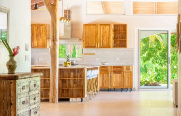 Ocean and Mountain 4 Bedroom Home with Guest Casita – 0.8 Acres