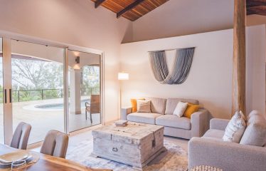 Ocean and Mountain 4 Bedroom Home with Guest Casita – 0.8 Acres