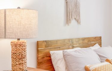 Ocean and Mountain 4 Bedroom Home with Guest Casita – 0.8 Acres