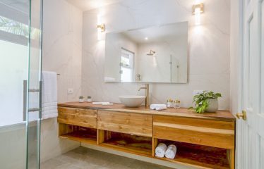 Ocean and Mountain 4 Bedroom Home with Guest Casita – 0.8 Acres