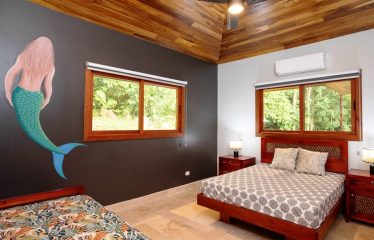 Luxury 4 Bedroom Home in Escaleras Near Dominical – 2.4 Acres