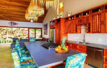 Luxury 4 Bedroom Home in Escaleras Near Dominical – 2.4 Acres