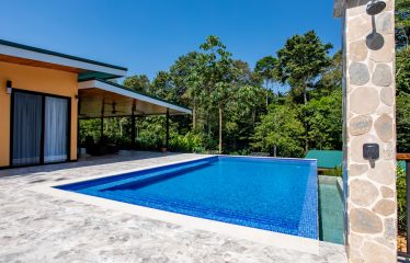 AMAZING Luxury Retreat – Main Home and 2 Guest Villas