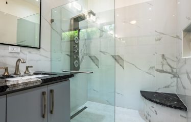 AMAZING Luxury Retreat – Main Home and 2 Guest Villas