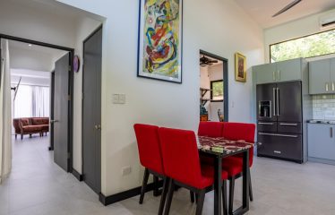 AMAZING Luxury Retreat – Main Home and 2 Guest Villas