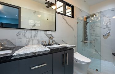 AMAZING Luxury Retreat – Main Home and 2 Guest Villas