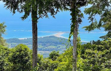 3 BEDROOM HOME WITH VIEWS TO THE WHALE TAIL – 1.25 ACRES