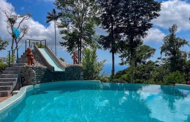 3 BEDROOM HOME WITH VIEWS TO THE WHALE TAIL – 1.25 ACRES