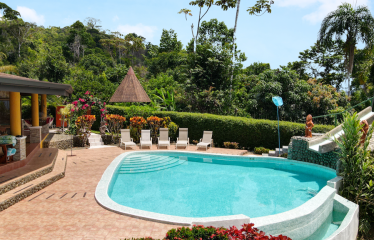 3 BEDROOM HOME WITH VIEWS TO THE WHALE TAIL – 1.25 ACRES