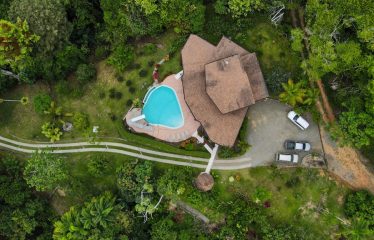 3 BEDROOM HOME WITH VIEWS TO THE WHALE TAIL – 1.25 ACRES