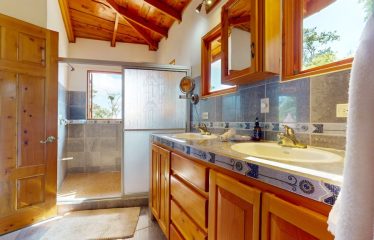 3 BEDROOM HOME WITH VIEWS TO THE WHALE TAIL – 1.25 ACRES