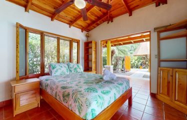 3 BEDROOM HOME WITH VIEWS TO THE WHALE TAIL – 1.25 ACRES