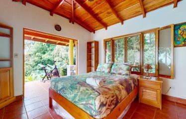 3 BEDROOM HOME WITH VIEWS TO THE WHALE TAIL – 1.25 ACRES