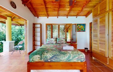 3 BEDROOM HOME WITH VIEWS TO THE WHALE TAIL – 1.25 ACRES