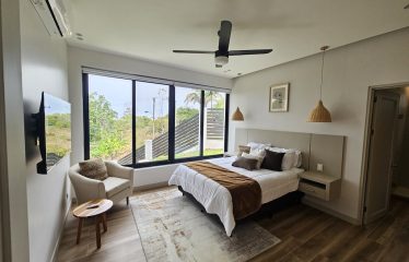 Ocean View 4 Bedroom Home Minutes to Uvita