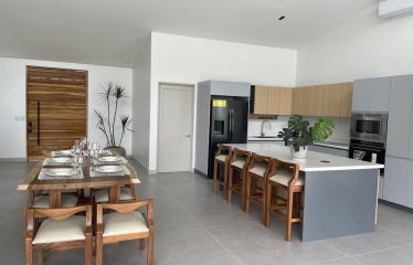 Ocean View 4 Bedroom Home Minutes to Uvita