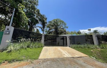 Ocean View 4 Bedroom Home Minutes to Uvita