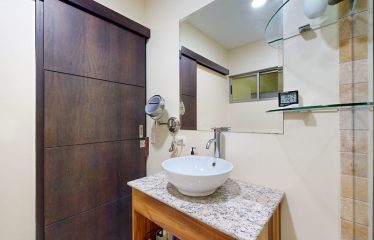 Beautiful Villa with Separate Studio Apartment