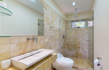 Beautiful Villa with Separate Studio Apartment