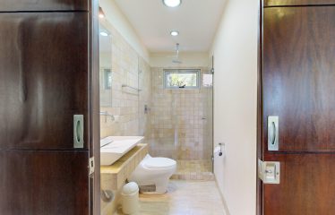 Beautiful Villa with Separate Studio Apartment