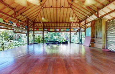 Beautiful Villa with Separate Studio Apartment