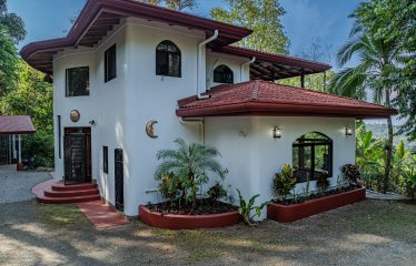 MEDITERRANEAN HOME WITH SPLENDID OCEAN AND JUNGLE VIEW – 2 ACRES