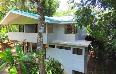 5 BEDROOM PROPERTY WITH HUGE COMMERCIAL POTENCIAL