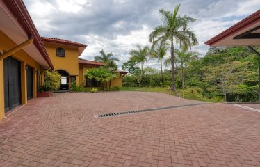 6 BEDROOM HOME WITH OCEAN VIEW AND PRIVACY – 3.52 ACRES